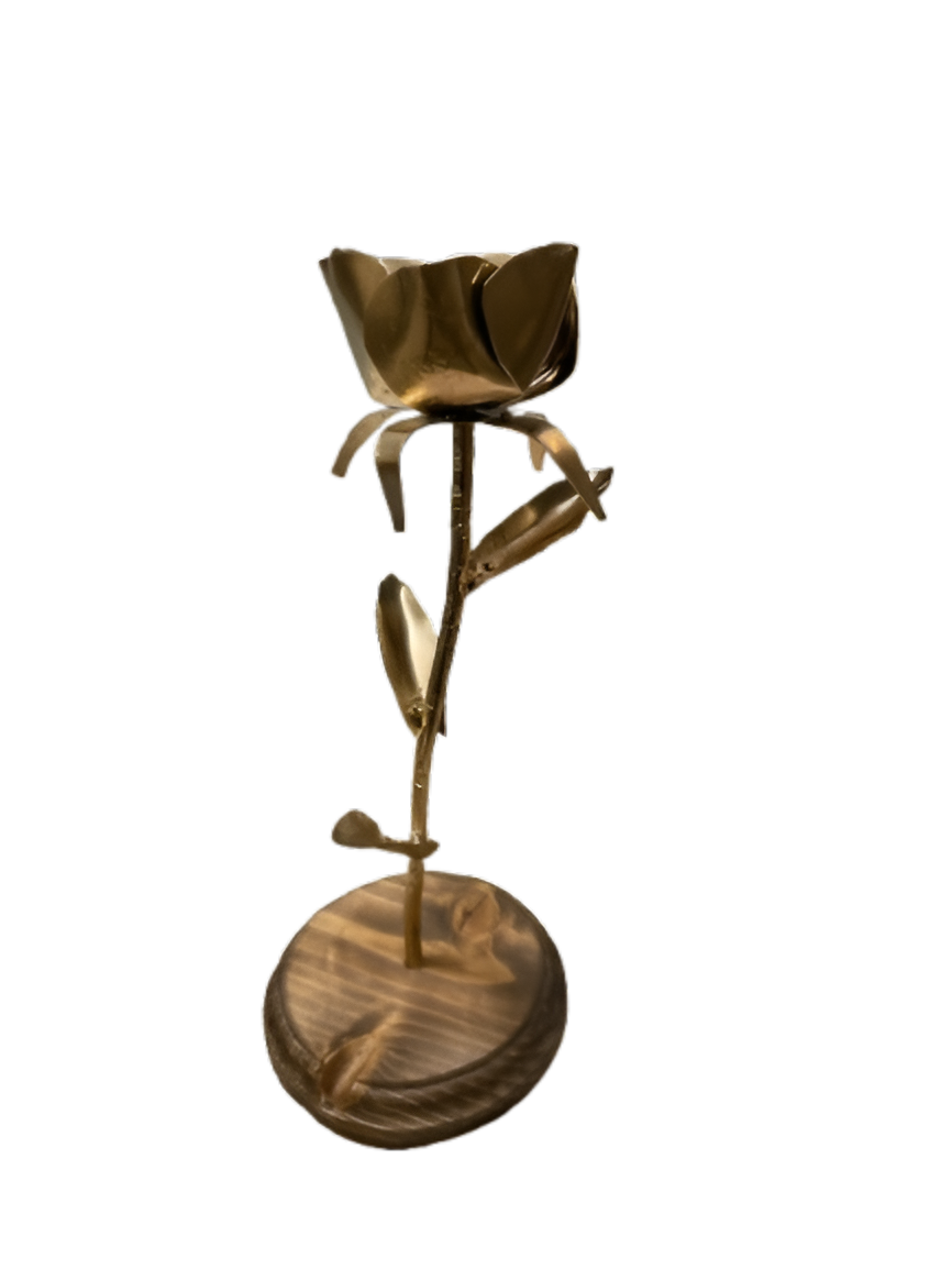 Złota Róża na Drewnianej Podstawce